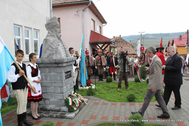 Szkely Mzes szobrnak avatja