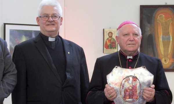 Tamás József erdélyi magyar püspök és Kontra Éva szerzetes kapta idén a Hit Pajzsa-díjat
